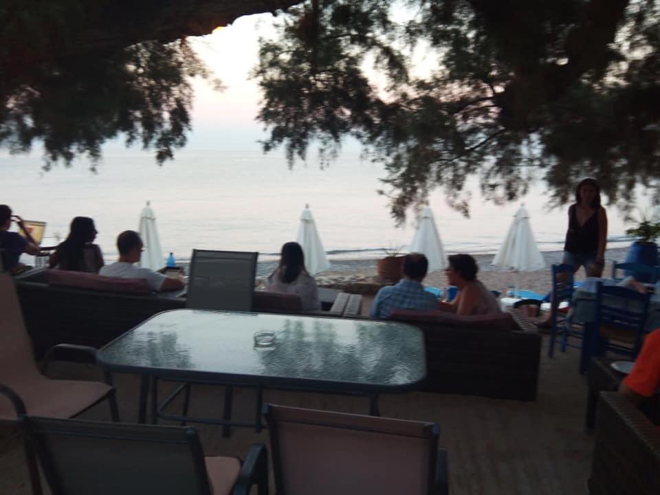 Beachfront Apartment Kato ซาครอส ภายนอก รูปภาพ